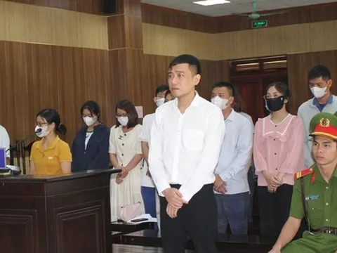 Thủ đoạn 'đẩy' dân gặp 'cò' của nhóm cán bộ chi nhánh văn phòng đăng ký đất đai