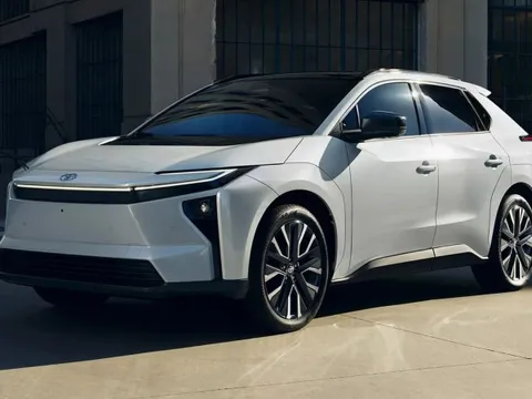 SUV điện Toyota từng về Việt Nam được nâng cấp: Đổi tên, tinh chỉnh thiết kế, mạnh tới 338 mã lực, 505km/sạc