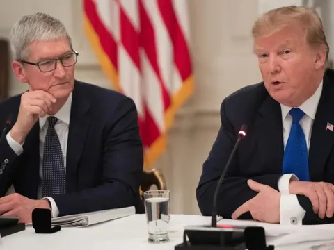 Tim Cook 'đùa kém vui', ông Trump đã căng: 'Anh nói đến đây với 500 tỷ USD, giờ lại xây dựng khắp Ấn Độ, tôi không muốn điều đó'