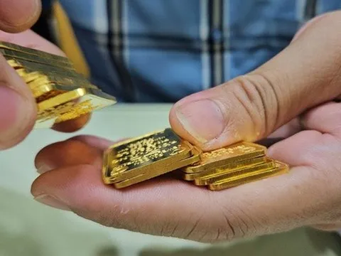 Tối ngày 15-5, giá vàng bất ngờ tăng trở lại, vàng miếng SJC lại ngược dòng
