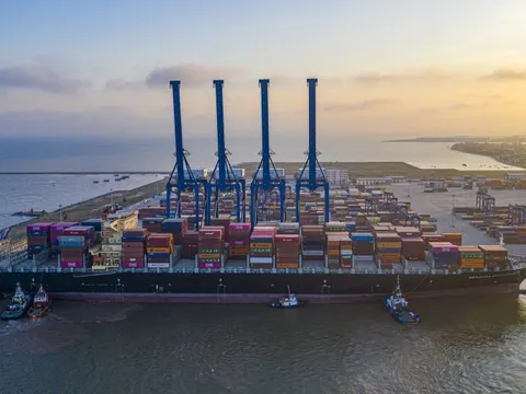 Viconship tiếp tục gom thêm hơn 1 triệu cổ phiếu Vận tải và Xếp dỡ Hải An (HAH)