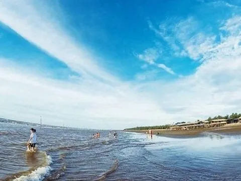 Một tỉnh có bờ biển dài hơn 50km vừa được Thủ tướng giao nghiên cứu lấn biển làm sân bay