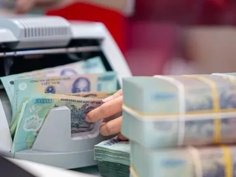Dân cư ùn ùn gửi tiền vào hệ thống ngân hàng