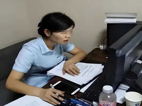 Quyết không chuyển khoản 5 tỷ đồng thanh toán nợ thuế cho công ty, nữ kế toán bất ngờ được cơ quan thuế và sếp khen thông minh