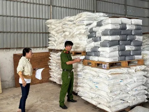 Phát hiện 25 tấn hóa chất và mỹ phẩm không rõ nguồn gốc