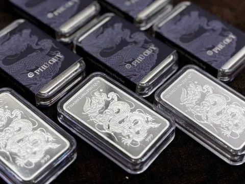 Giá bạc lại 'bốc đầu', vọt lên cao nhất sau 13 năm