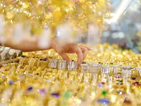 Giá vàng nhẫn, vàng SJC ngày 7/6 giảm sâu, giá vàng thế giới rơi tự do