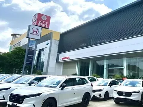 Nguồn cung dư thừa, cuộc đua giảm giá ô tô còn kéo dài?