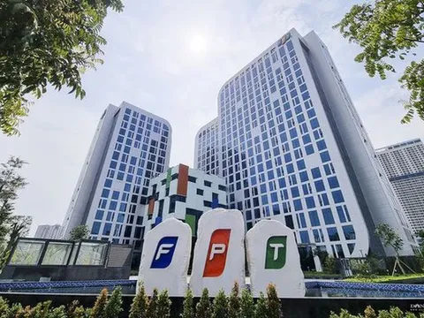 Có nên nắm giữ bộ đôi cổ phiếu FPT và FRT?