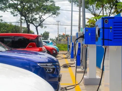 Trạm sạc xe điện phủ khắp nơi, tốc độ triển khai gấp đôi dự kiến, kế hoạch 10.000 tỷ của ông Phạm Nhật Vượng dần thành hiện thực