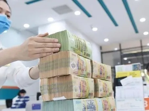 Lãi suất VND liên ngân hàng tăng vọt