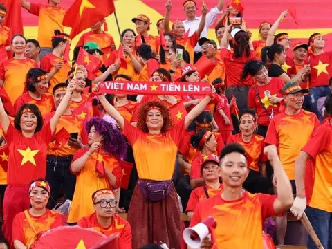Các cổ động viên của Herbalife Việt Nam góp phần truyền cảm hứng và niềm tin cho những cô gái vàng của Bóng đá Việt Nam