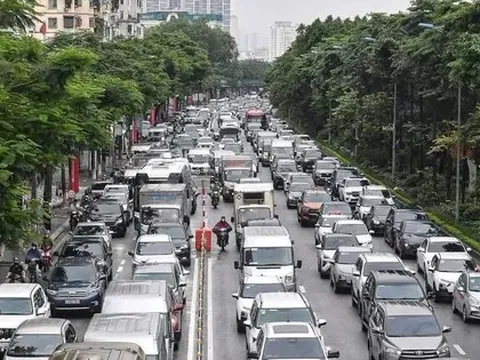 Điều chỉnh thời gian phân làn xe trên đường Phạm Văn Đồng
