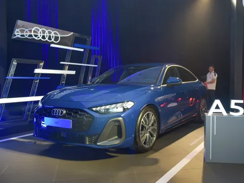 Audi A5 2025 ra mắt Việt Nam: Giá 2,2 tỷ, 3 màn hình trên táp lô, đấu C-Class và 3-Series