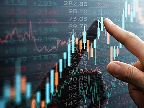 STB vượt 50.000 đồng/cp, một cổ phiếu ngân hàng tăng hơn 9% phiên 18/7