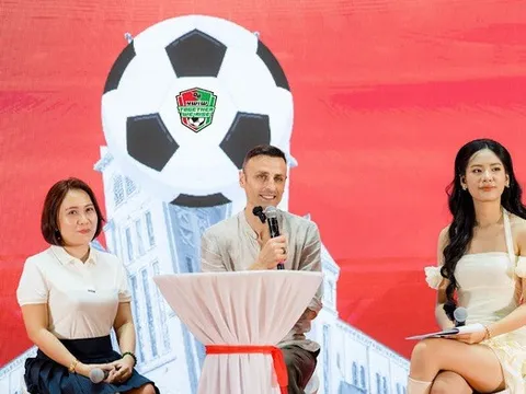 Dimitar Berbatov tái ngộ fan Việt tại sự kiện “Together We Rise”