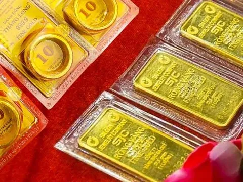 Giá vàng chiều 7/8 lập đỉnh mới, vượt mốc 124 triệu đồng/lượng