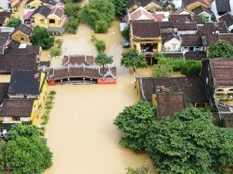 Toàn cảnh Hội An trong đỉnh lũ lịch sử, vượt mức năm 1964