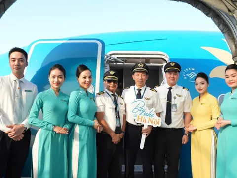 "Bay nhẹ tới Hà Nội": Kết nối vẻ đẹp mùa thu Thủ đô với thông điệp xanh cùng Vietnam Airlines