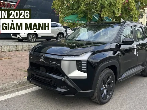 Xe Mitsubishi vừa xuất xưởng năm nay đã giảm giá lăn bánh, Destinator thực tế rẻ hơn Territory