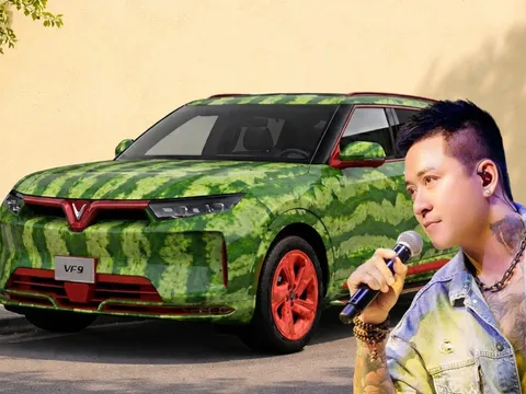 Cận Tết, Tuấn Hưng tìm nơi 'đổi áo' dưa hấu cho VinFast VF 9, muốn làm mới cả nội thất chiếc xe vợ tặng
