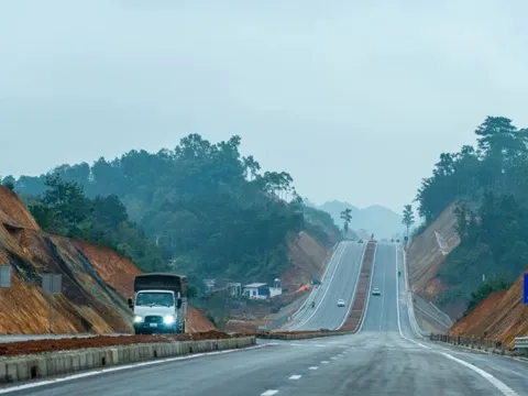 Diện mạo quốc lộ 2.300 tỷ qua Lạng Sơn vừa 'lên đời'