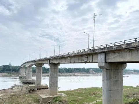 Thủ tướng: Tuyệt đối không để lãng phí, tiêu cực khi xây cầu sông Lô mới