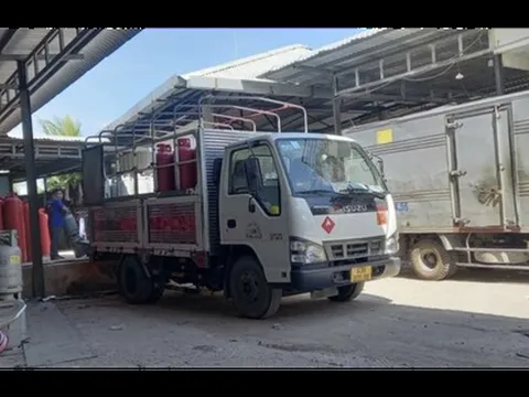 Găm hàng gas, xăng dầu, chủ cửa hàng bị xử lý ra sao?