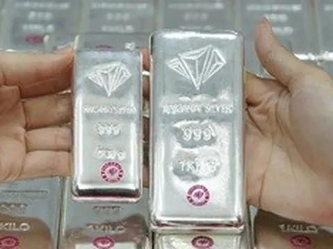 Giá bạc hôm nay 13/3: Trong nước và thế giới cùng giảm sâu