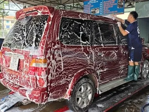 Dịch vụ tân trang xe cộ "hốt bạc" ngày Tết, nhiều tiệm "cháy lịch"