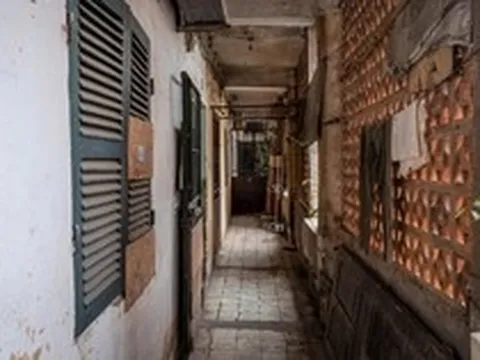 Bên trong những khu tập thể xuống cấp trên ‘đất vàng’ Hà Nội