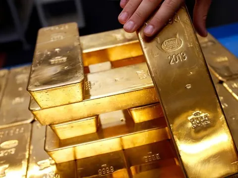 Giá vàng chiều nay (19/3): Chốt ngày, vàng lao dốc không phanh, người mua lỗ 7,5 triệu đồng/lượng