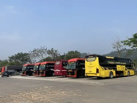 "Không lợi dụng biến động xăng dầu để tăng giá cước vận tải bất hợp lý"