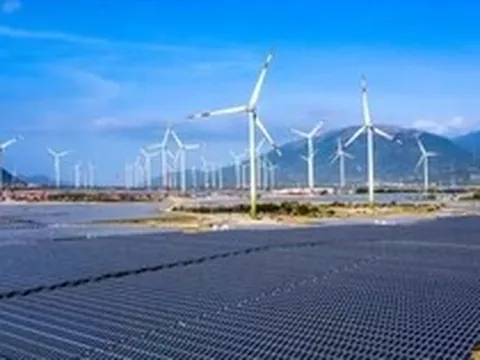 Năng lượng tái tạo: Bao giờ dòng vốn tỷ USD ‘mắc cạn’ được khơi thông?