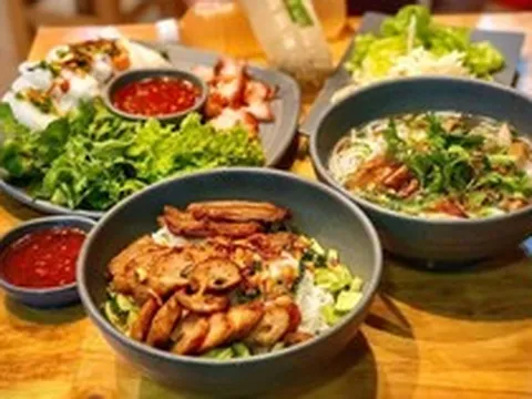 Đĩa cơm, tô phở, ly cà phê lên mức giá mới, gần 60% hàng quán thừa nhận tăng giá