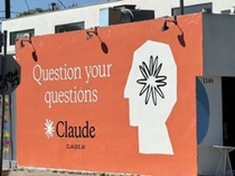 Claude lên ngôi, ChatGPT tụt dốc