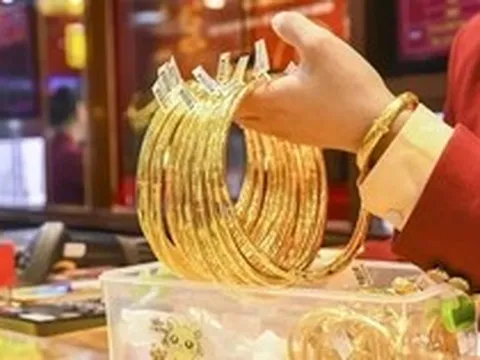 Lợi - hại gì nếu cho phép doanh nghiệp vay vàng trong dân?