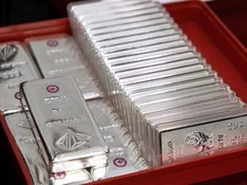 Giá bạc hôm nay (24/4): Giá bạc trong nước và thế giới sụt giảm liên tục