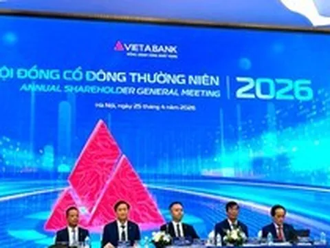 Lãnh đạo Ngân hàng Việt Á nói về việc giá cổ phiếu giao dịch quanh 10.000 đồng, giải thích lý do dòng tiền âm