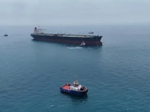 24h qua, bao nhiêu tàu có thể đi qua eo biển Hormuz?