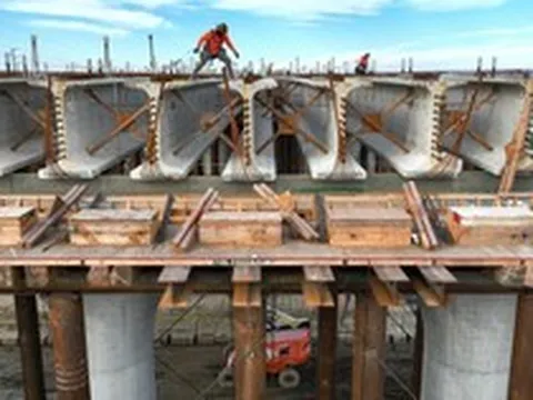 Thà chịu chi phí gấp đôi chứ không chọn Trung Quốc, đường sắt cao tốc 136 tỷ USD mãi không thể về đích, lỡ hẹn 4 lần đã chọn công nghệ gì?