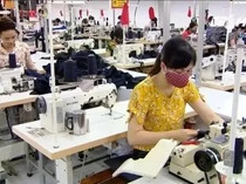 Giảm lãi suất là cần, nhưng mở rộng cánh cửa tín dụng mới đủ