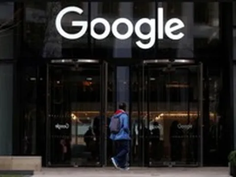 4.800 tỷ USD vs 5.200 tỷ USD: Nhờ AI, Google đang trên đường soán ngôi công ty giá trị nhất thế giới của Nvidia, đến Warren Buffett cũng không thể ngồi yên