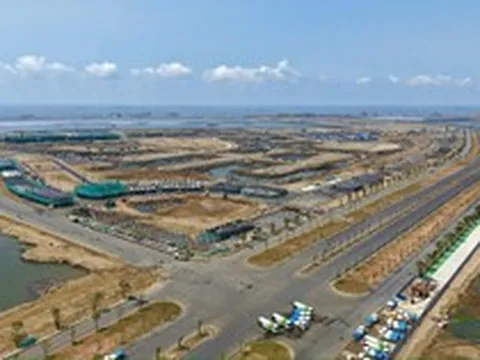 Các “chim đầu đàn” Vingroup, Sun Group, Sunshine Group… đã dồn dập “Nam tiến” bằng các siêu dự án