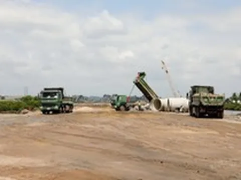 Doanh nghiệp của tỷ phú Phạm Nhật Vượng huy động máy móc thi công nhà ga tại siêu dự án 5,6 tỷ USD chưa từng có trong lịch sử
