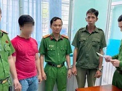 Phá đường dây sản xuất hơn 27.000 chai dầu gió giả, bắt tạm giam 2 người
