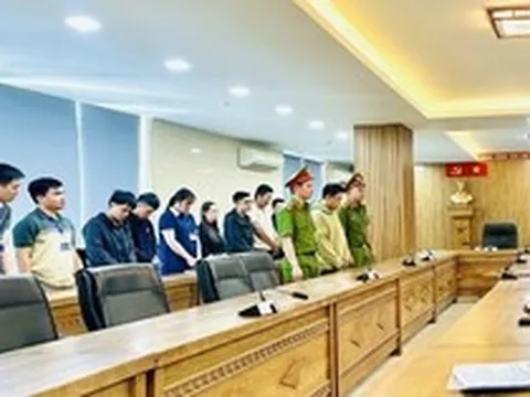 2 nhân viên ngân hàng bị khởi tố