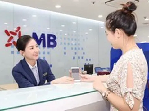 Một ngân hàng đưa ra lãi suất tiết kiệm 8%/năm cho kỳ hạn 6 tháng