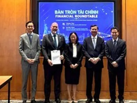Doanh nghiệp bán dẫn top 10 thế giới trao bức thư đặc biệt cho Trung tâm Tài chính Quốc tế TP.HCM