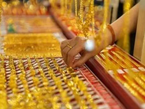 Tối 23/7, giá vàng giảm mạnh